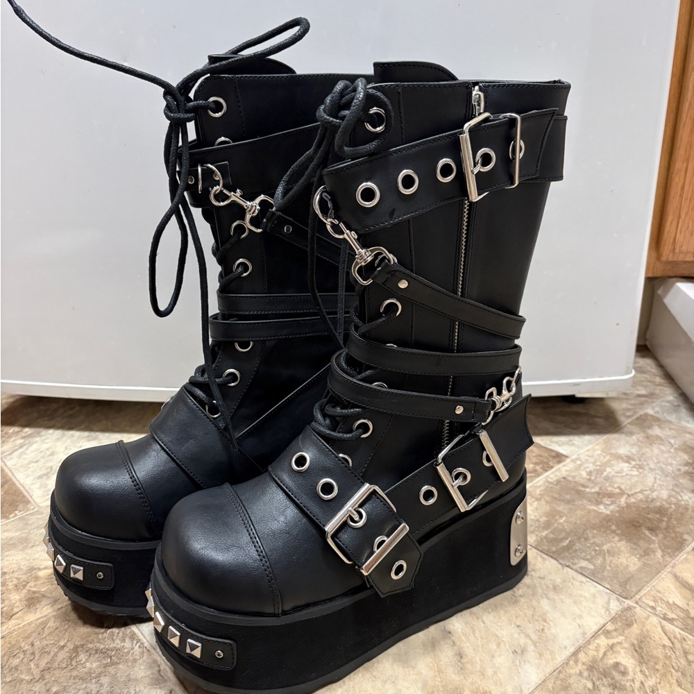 Demonia Trashville Oblivion Platform Buckle Boots DollsKill Goth Punk m8/w9.5